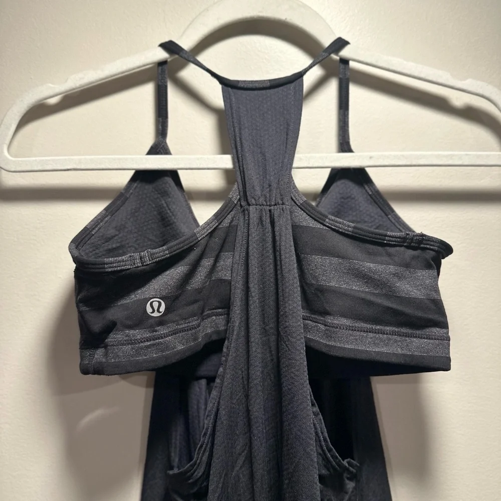 Lululemon No Limit Tank Charcoal Striped Medium Size 6 Bust Lining Loose - Picture 10 of 15